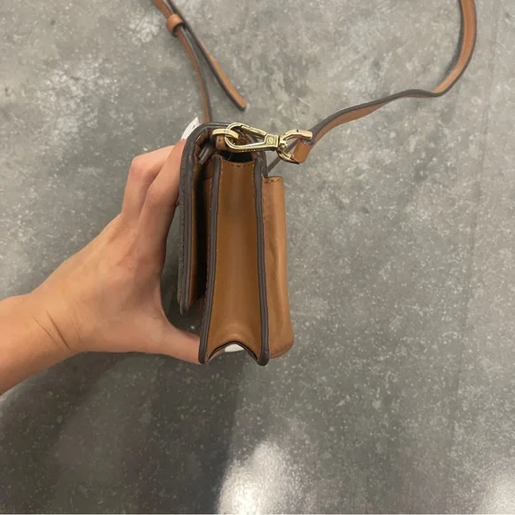 Michael Kors Jet Set logo-print crossbody bag - Picture 5 of 9